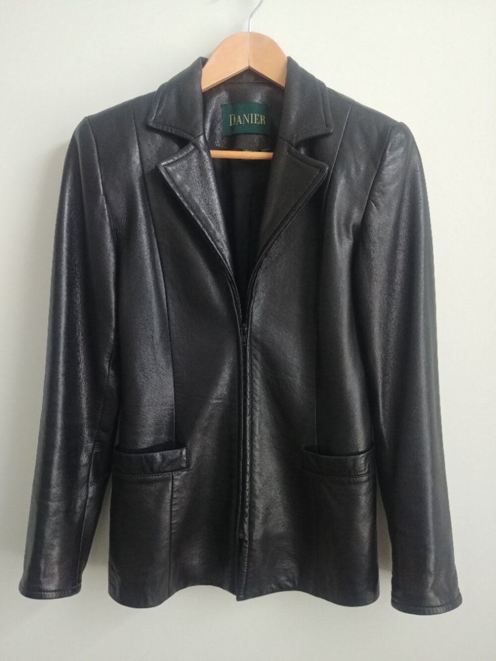 Vintage Danier made in Canada soft genuine leather black jacket size P - Picture 4 of 16